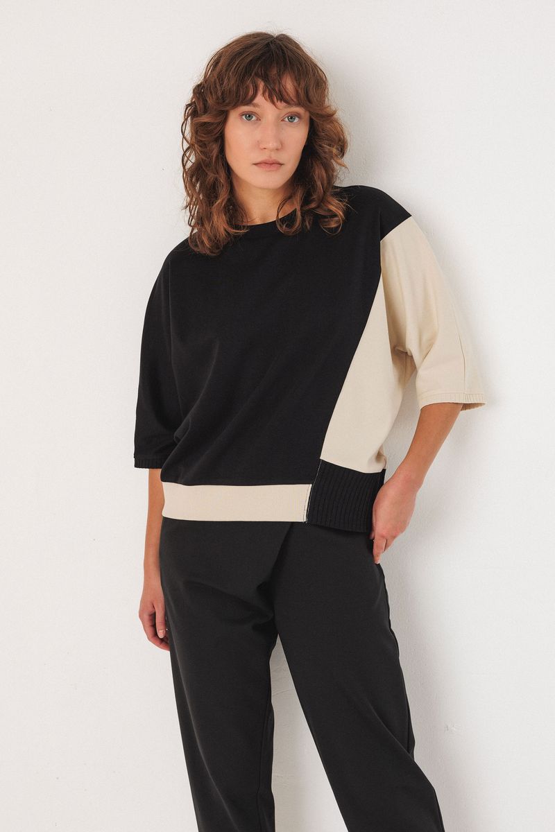 Aloria Tee