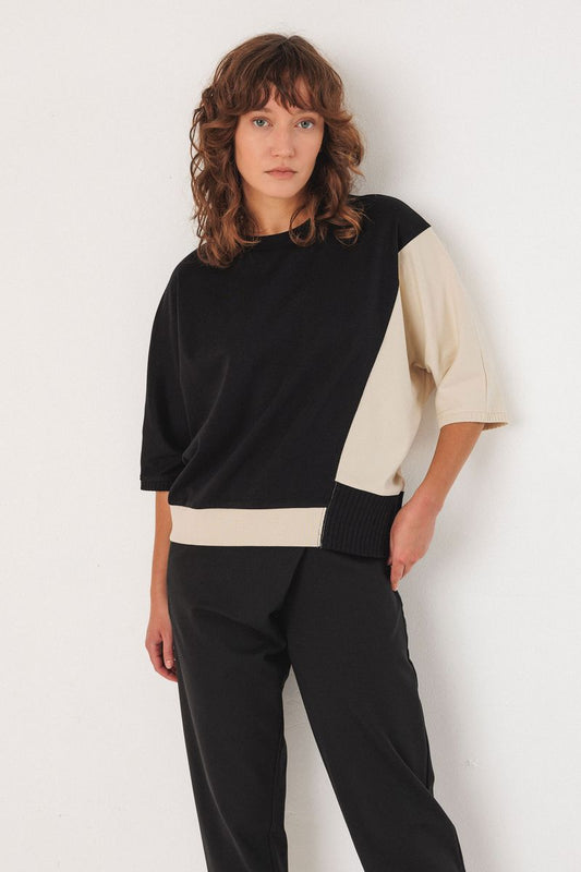 Aloria Tee