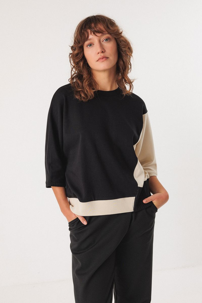 Aloria Tee